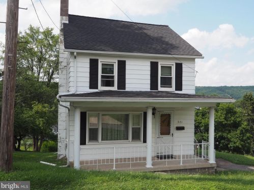 321 Maple St, Weatherly, PA 18255-1313
