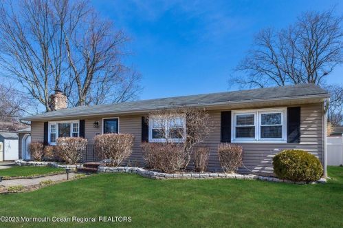 319 Spruce Dr, Bricktown NJ  08723-5948 exterior