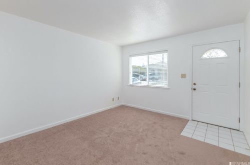 655 Myrtle St, Princeton By The Sea, CA 94019-2126