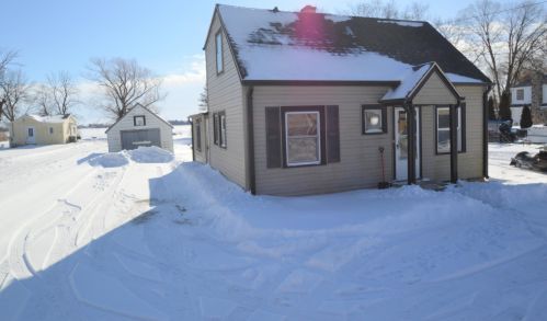 25011 Loomis Rd, Waterford WI  53185-1419 exterior