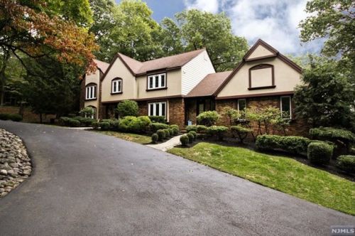 725 Natures Way, Franklin Lakes, NJ 07417-1424