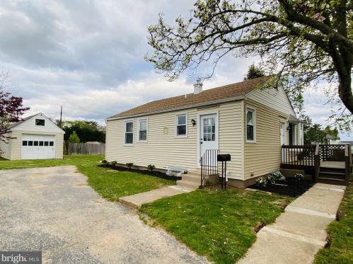 1611 James St, Norristown, PA 19403-2932