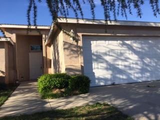2637 Santa Ana Ave, Clovis, CA 93611-5063