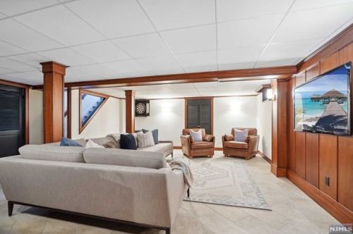 16 The Fairway, Montclair NJ  07043-2534 exterior