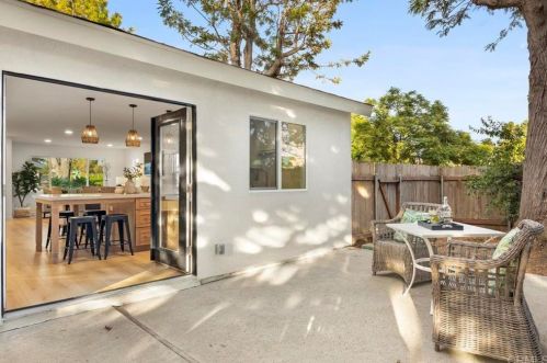 2079 Park Dale Ln, Encinitas CA  92024-4325 exterior