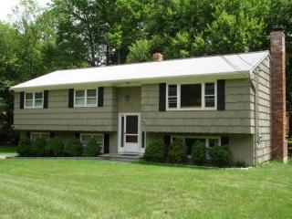 46 Washington St, Bridgeport, CT 06611-4669
