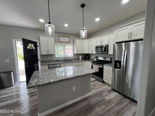 226 King Rd, Tucson, AZ 85705-3314