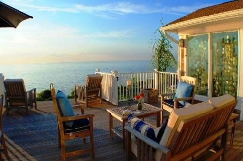 2500 Sound Dr, Greenport, NY 11944-2047