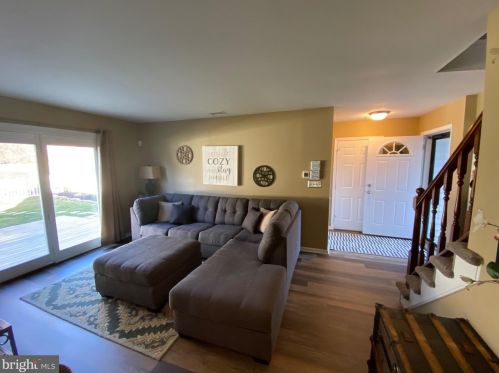 205 Plaza Dr, Downingtown, PA 19335-3468