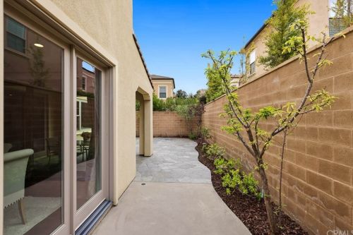 80 Hazelton, Irvine CA  92620-2189 exterior