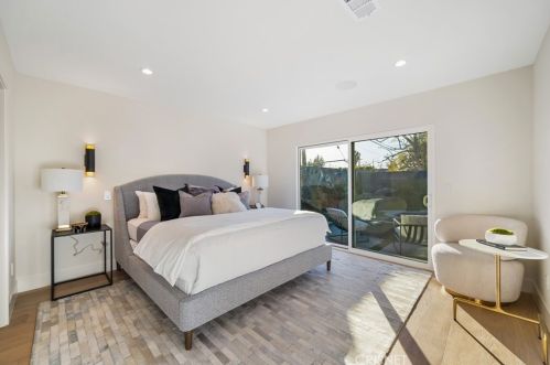 5503 Costello Ave, Van Nuys CA  91401-5706 exterior