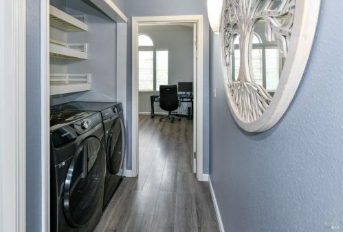 738 Jasmine Cir, Santa Rosa CA 95407-6780 exterior