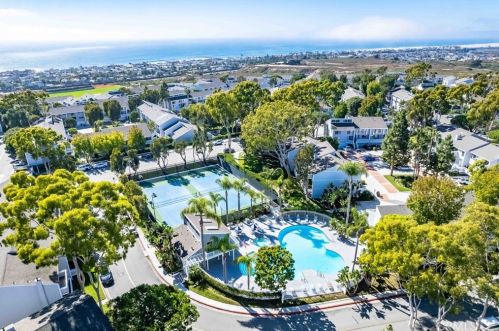 16 Wild Goose Ct, Newport Beach CA  92663-2343 exterior