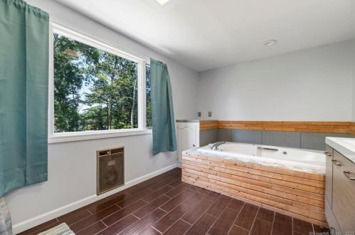 134 Morningside Dr, Bristol CT  06010-4546 exterior