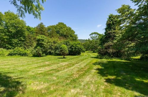 237 Hynes Rd, Poughquag, NY 12570-5125
