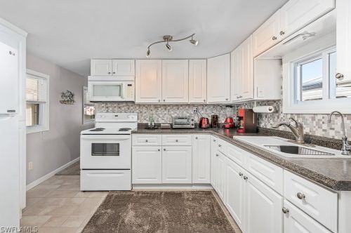 4794 Sandpiper Dr, Saint James City FL  33956-2833 exterior