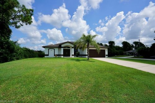 691 Manhattan St, Lehigh Acres, FL 33974-0700