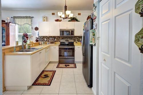 16101 27th St, Hollywood FL  33027-5200 exterior