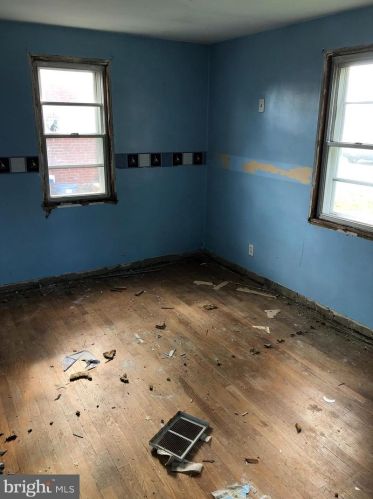 926 Thornton Rd, Boothwyn PA  19061-3127 exterior