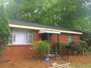 1733 Finchley Dr, Charlotte NC  28215-2982 exterior