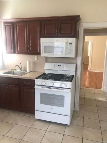 236 Bond St, Bridgeport CT  06610-2201 exterior