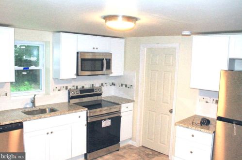 123 Adams St, West Deptford, NJ 08066-1306