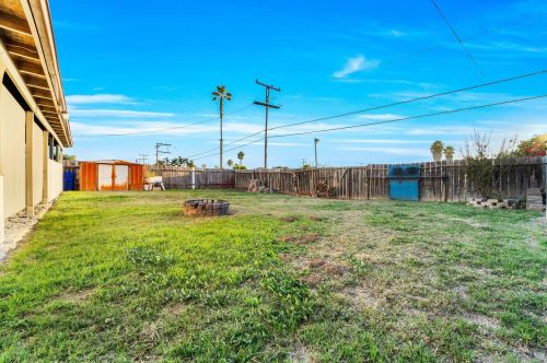 4220 Clairemont Dr, San Diego CA 92117-5536 exterior