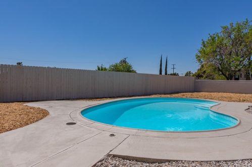 643 Mckinley St, Rialto CA  92376-6057 exterior