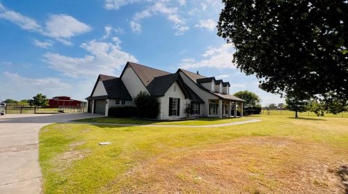 2300 Black Jack Rd, Pilot Point TX  76258 exterior