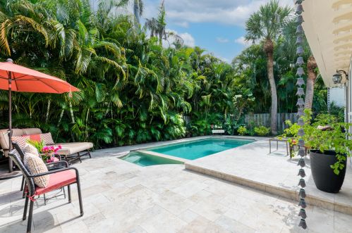 601 Sunset Rd, West Palm Beach, FL 33401-7841
