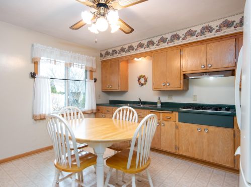 8110 Dakota St, Milwaukee, WI 53219-2726