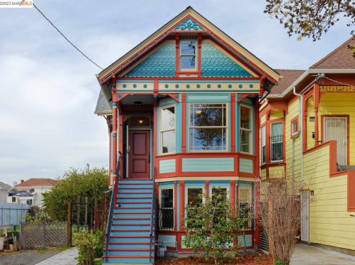 2509 Filbert St, Oakland, CA 94607-2920
