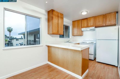 366 45 St, Oakland CA 94609-2259 exterior