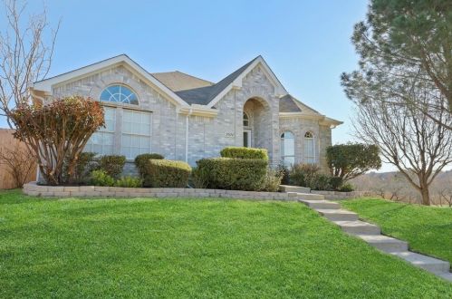 3100 Delaford Dr, Carrollton, TX 75007-3746