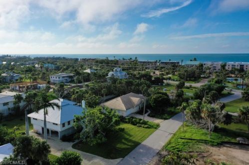 220 Palm Lk Dr, Sanibel FL 33957-5601 exterior