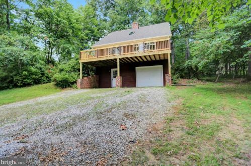 40 Winter Trl, Charnita, PA 17320-8049