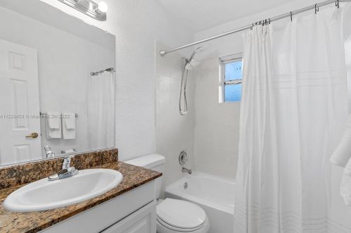 6529 21 St, Hollywood FL 33023-2807 exterior