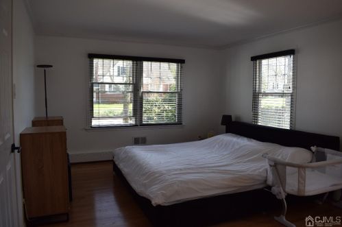 14 Hilltop Blvd, East Brunswick NJ  08816-2832 exterior