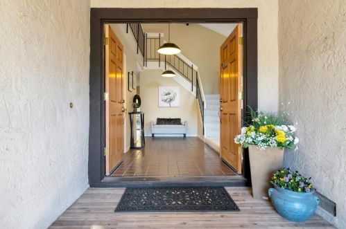 7148 Anjou Creek Cir, San Jose CA  95120-4108 exterior