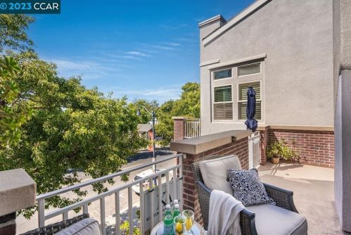 296 1 St, Benicia CA 94510-3553 exterior