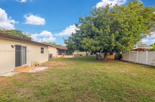 7720 35th St, Hollywood FL  33024-2213 exterior