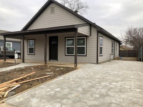 1604 Hattie St, Fort Worth, TX 76104-3823