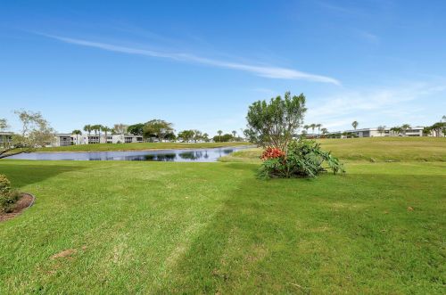 828 Flanders R, Delray Beach FL  33484-5335 exterior