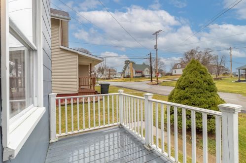 1815 14th St, Beaver Falls, PA 15010-5301