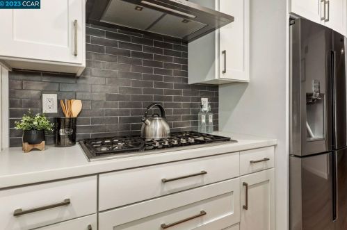 6747 Tory Way, Pleasanton CA  94568-2144 exterior