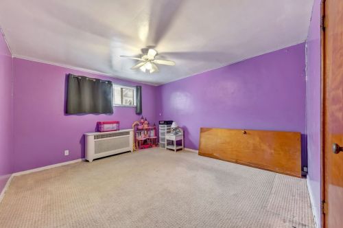 1025 Chartiers Ave, Pittsburgh PA  15220-4852 exterior