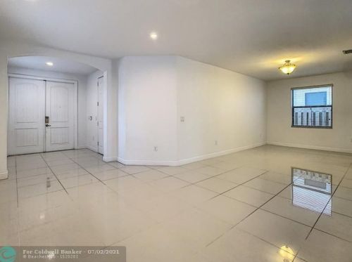 8751 102nd Pl, Miami FL  33178-1716 exterior