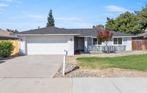 3809 Longbridge Dr, Modesto CA  95356-0856 exterior