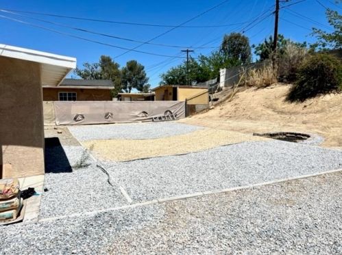16431 Forrest Ave, Victorville CA  92395-3416 exterior