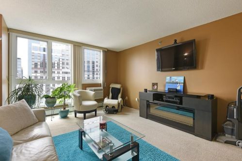 433 7th St, Minneapolis MN 55415-1626 exterior